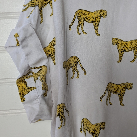 Jane & Delancey Cheetah Animal Print White Yellow Button Down Shirt Large - Picture 7 of 9